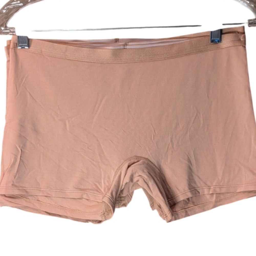 NWOT (3) Quince Ultra-Soft MicroModal Boyshort underwear size Medium no-roll - Picture 5 of 5